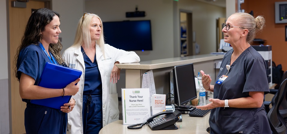 neuropsychologist jessica potvin rounds with a neuropsychology resident at barrow